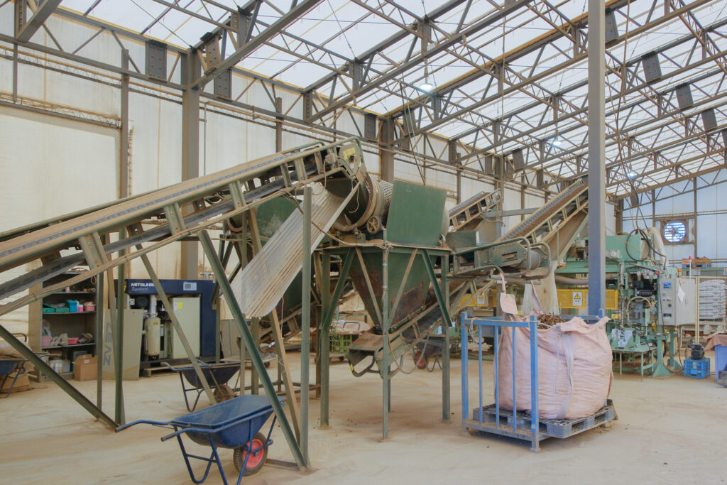 園芸用土生産　鹿沼興産　栃木