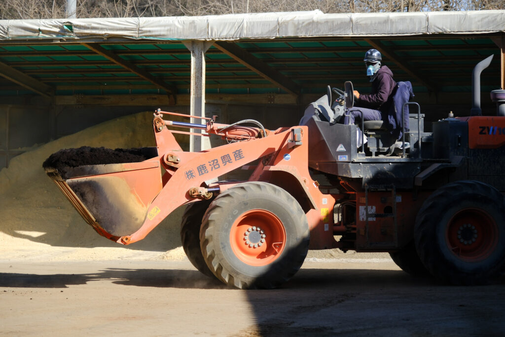 鹿沼興産　園芸用土生産　栃木